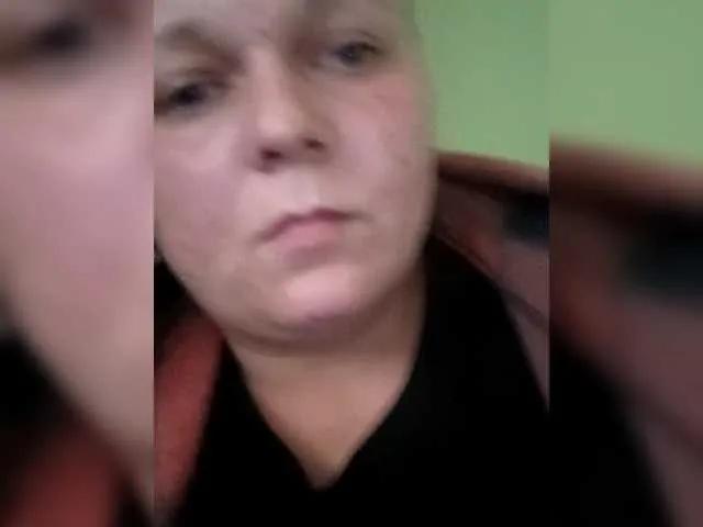 EmmaXlove on BongaCams