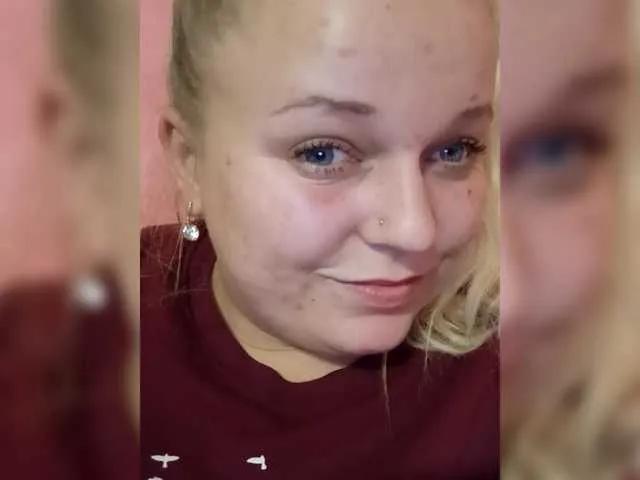 EmmaXlove on BongaCams