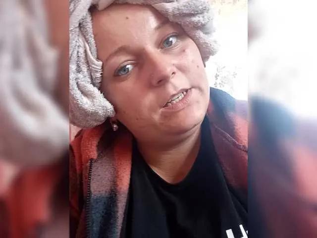 EmmaXlove on BongaCams