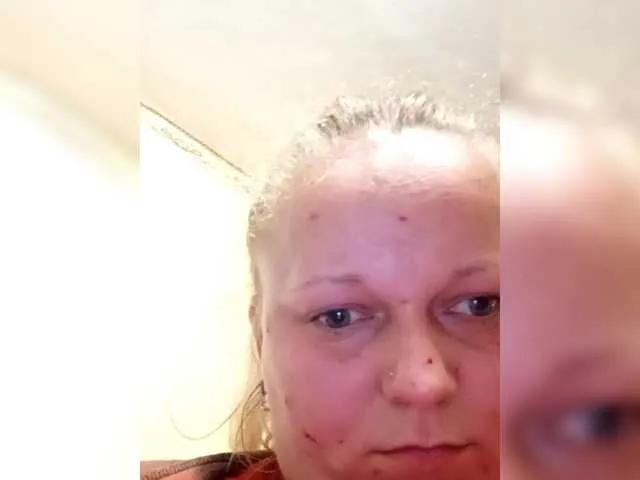 EmmaXlove on BongaCams