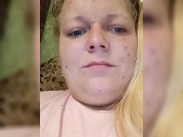 EmmaXlove on BongaCams