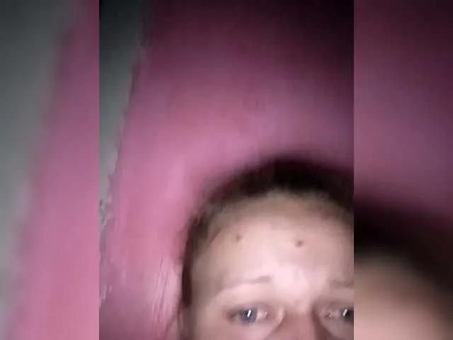 EmmaXlove on BongaCams