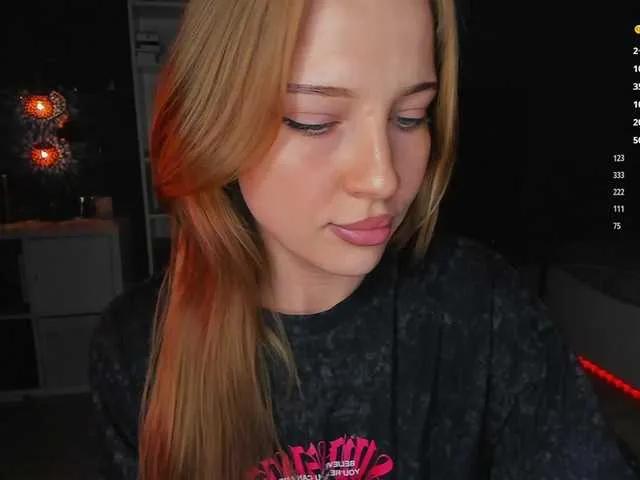 evie-sapphire on BongaCams 