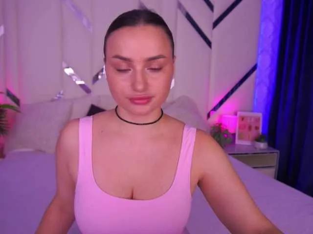FloraGreys on BongaCams