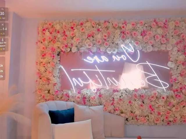 BongaCams GiaFerrara is Freechat GiaFerrara — I love it when they support me, that means they like my show and get horny with my body.