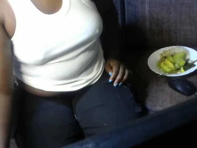 Offline Hairypusssy on BongaCams