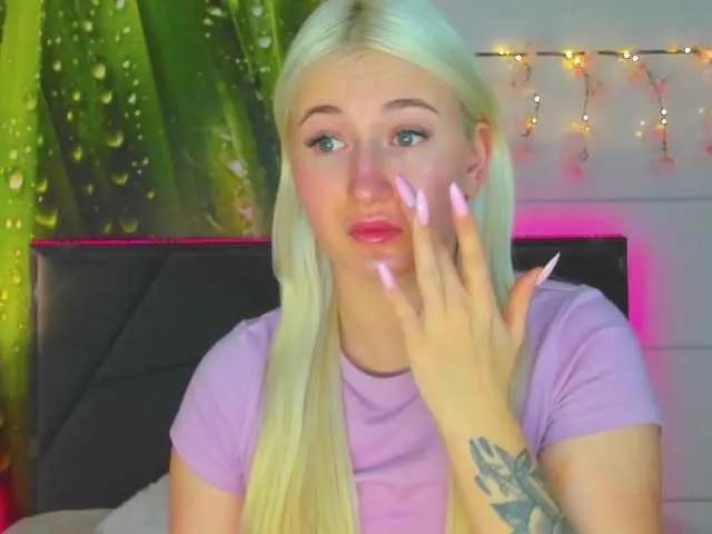 HollyTaillor on BongaCams