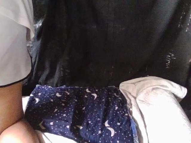 Offline HotSqrt4u on BongaCams