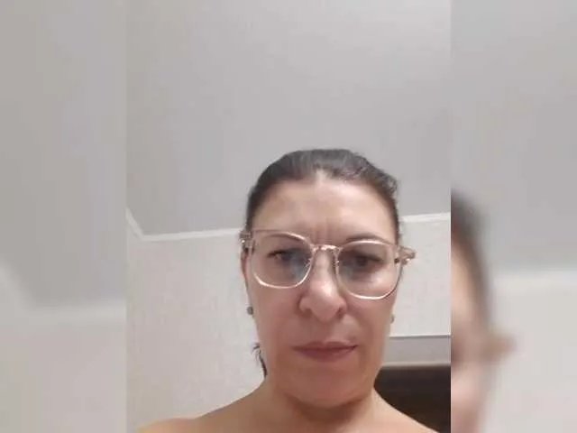 IriskaMai on BongaCams 