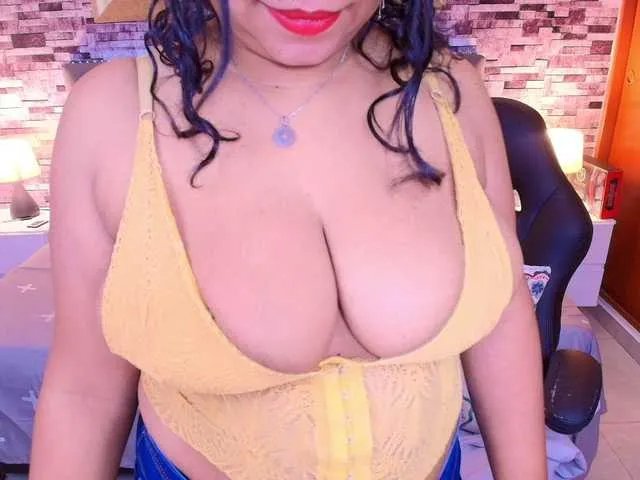 italy-boobs on BongaCams