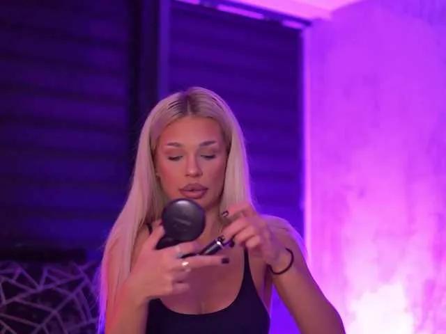 Offline IvyRowa on BongaCams