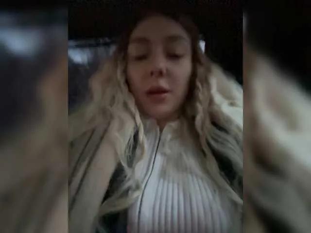 Offline Janchi- on BongaCams