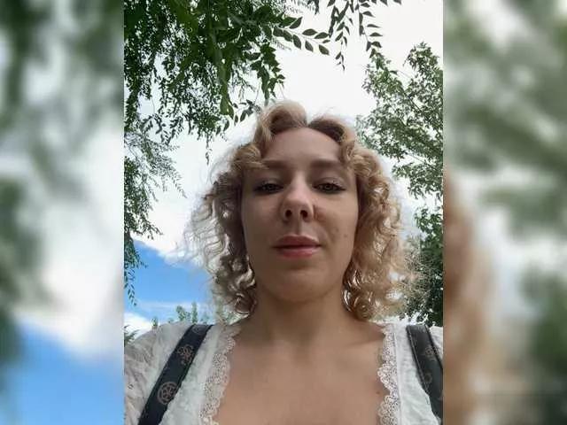 Offline Janchi- on BongaCams