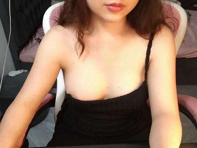 Julia98 on BongaCams