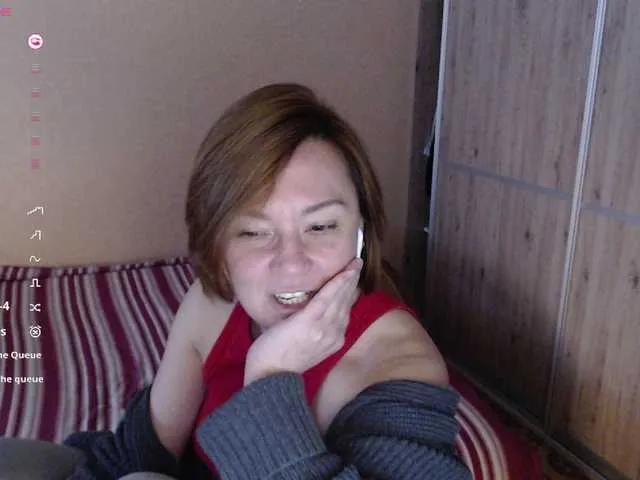 Offline Julia99 on BongaCams