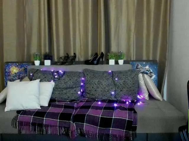 Offline Jullyblondkiss on BongaCams