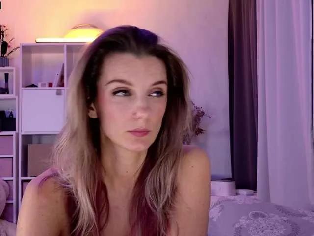 Karamelsw on BongaCams