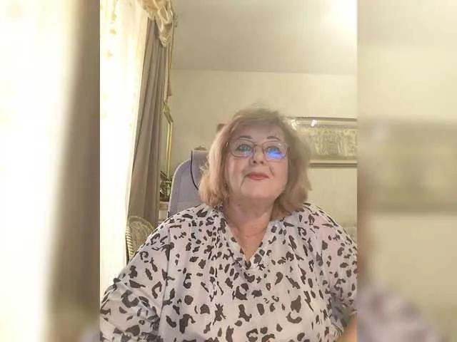 Offline KarinkaSweet on BongaCams