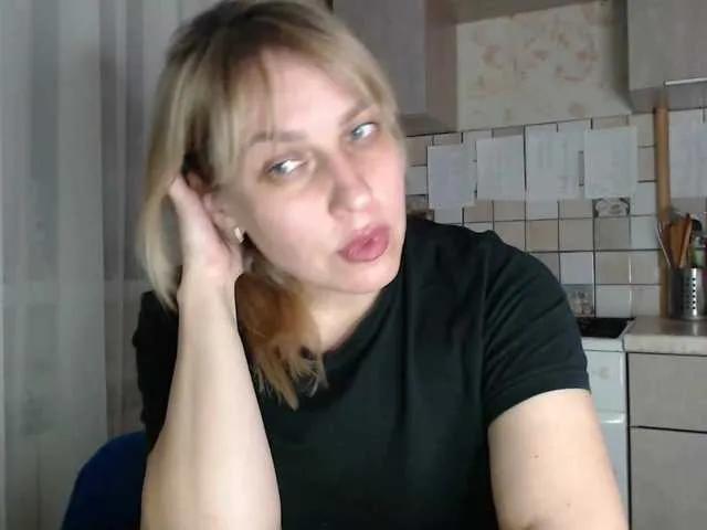 Offline Karmella on BongaCams