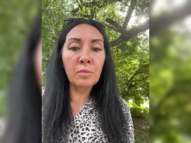 Freechat KarolinaMilf on BongaCams