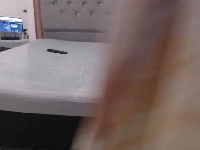 Offline KarolLewys on BongaCams