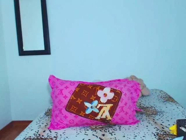 Freechat KattyCrawford on BongaCams