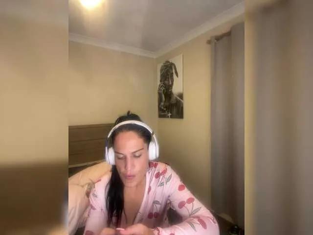 Kaydenaa on BongaCams