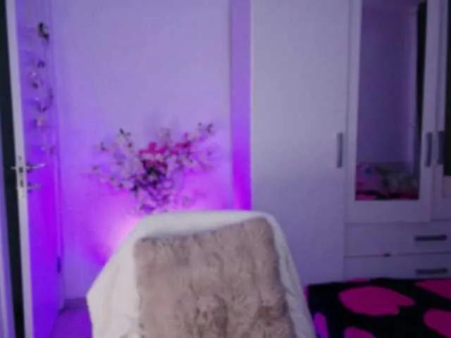 Offline kaylalaine1 on BongaCams