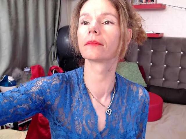 Freechat kellysurfing on BongaCams