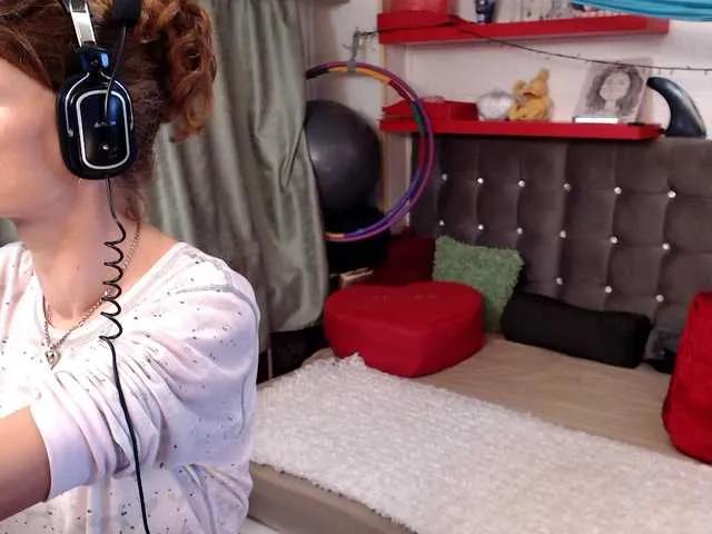 Freechat kellysurfing on BongaCams