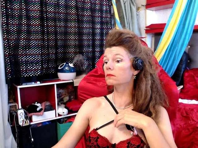 Freechat kellysurfing on BongaCams