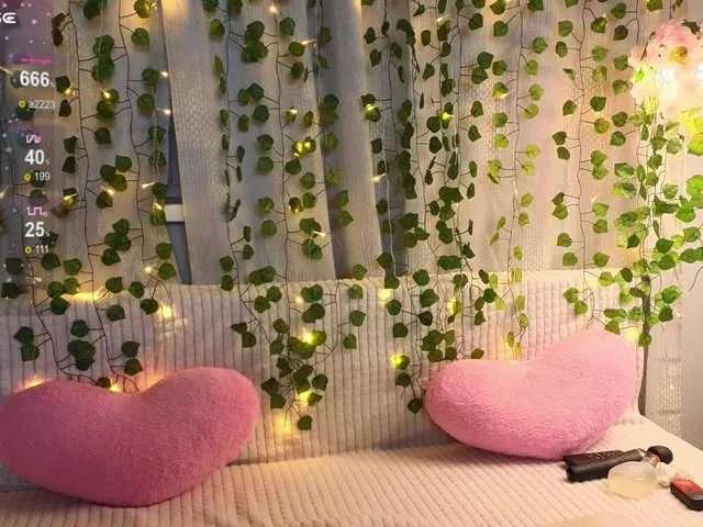 Freechat KiraBriis on BongaCams