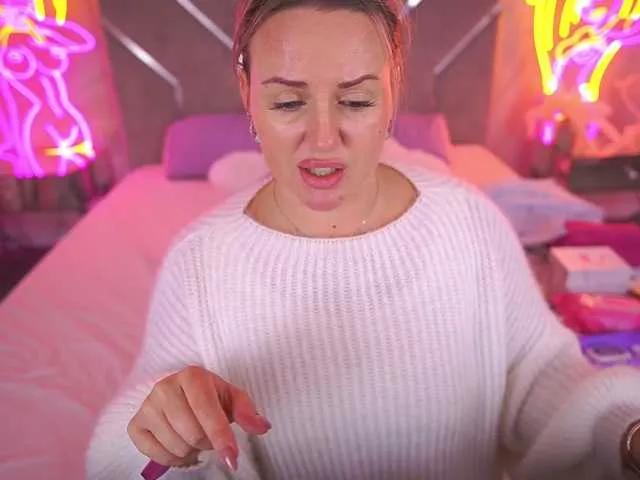 Freechat KiraCandyS on BongaCams