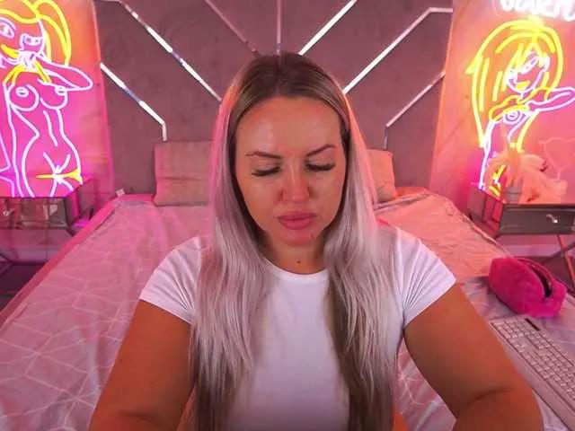 Freechat KiraCandyS on BongaCams