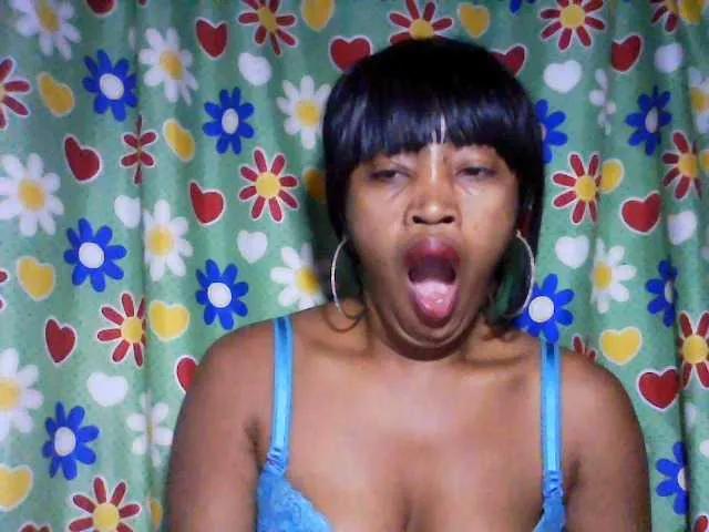 Offline kylie11 on BongaCams