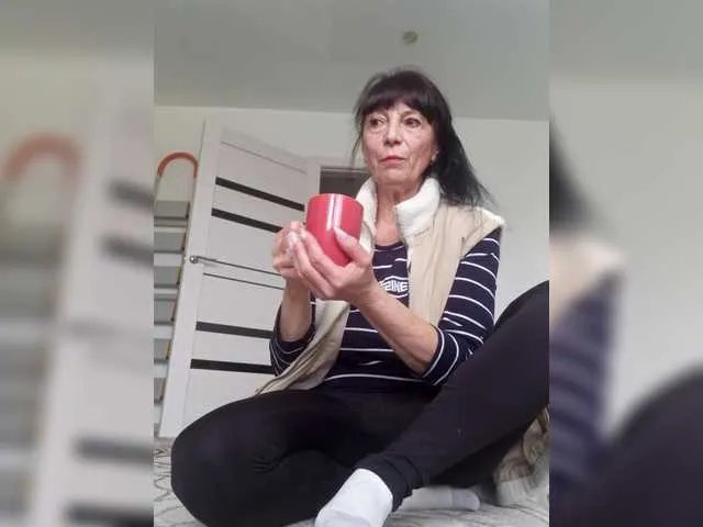 Offline Lana-11 on BongaCams