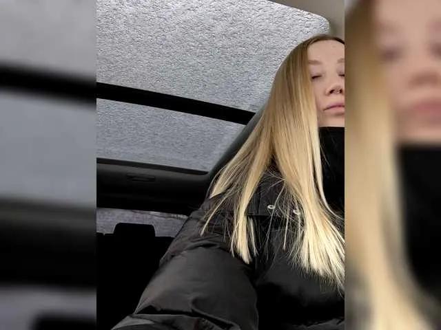 Offline lana-lana03 on BongaCams