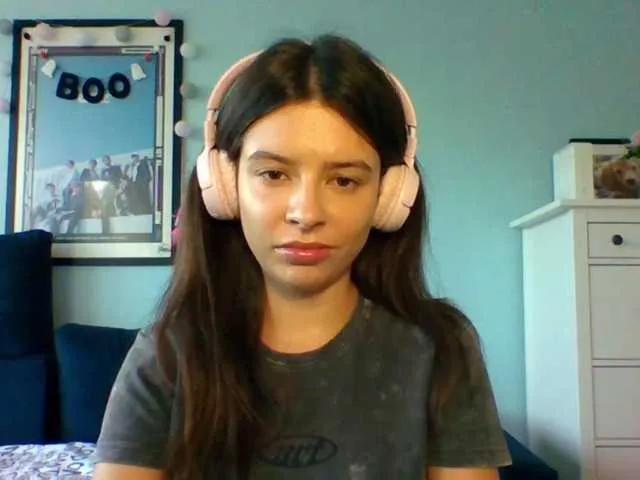 Offline Larice on BongaCams