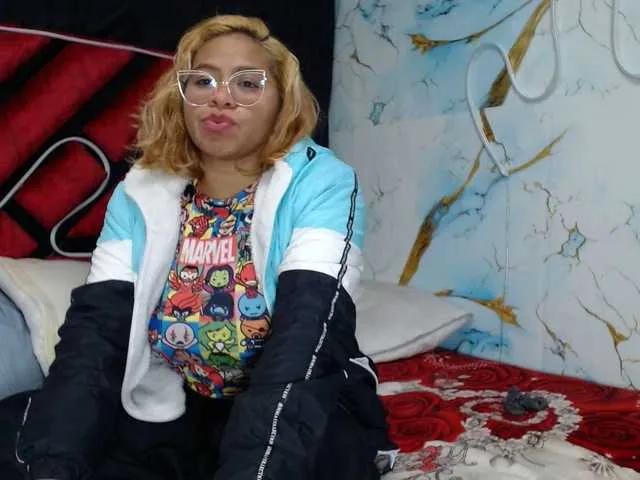 Offline Latin-caliente on BongaCams