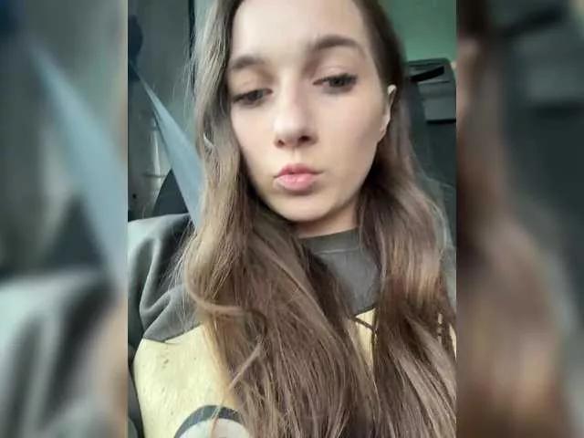 Offline LiizzOK on BongaCams