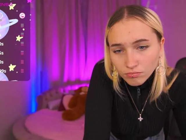 Offline LilElfie on BongaCams