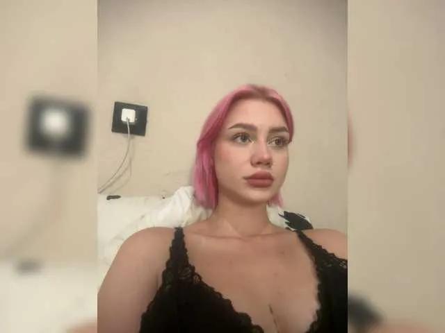 Offline Linaaa on BongaCams