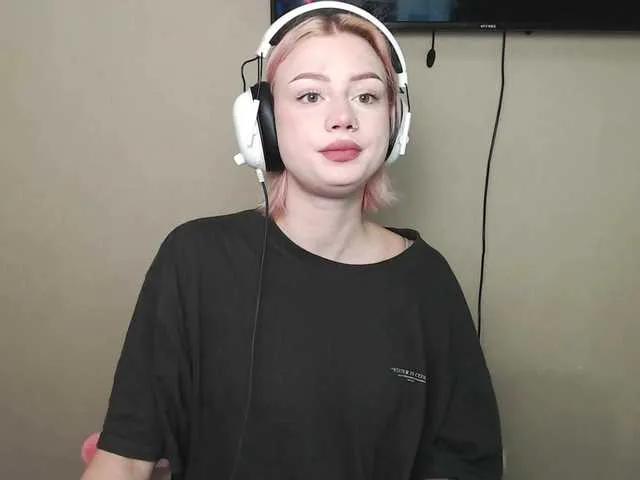 Offline Linaaa on BongaCams