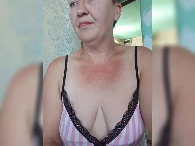 Offline LizaLuxer on BongaCams