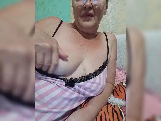 Offline LizaLuxer on BongaCams