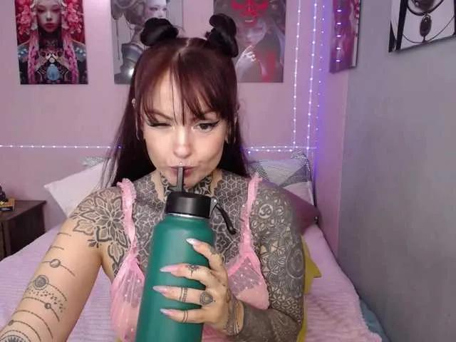 Freechat LolaRouse on BongaCams