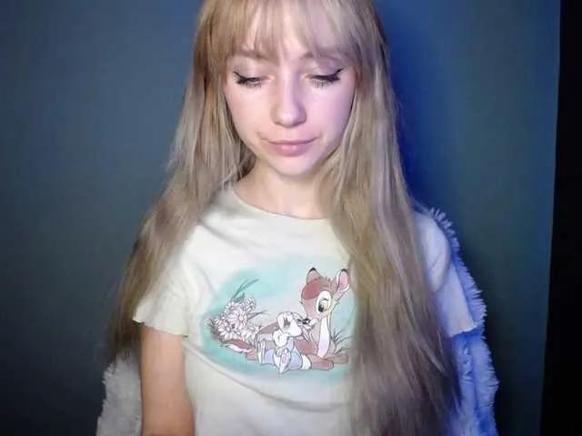 Offline LuciaLovely on BongaCams