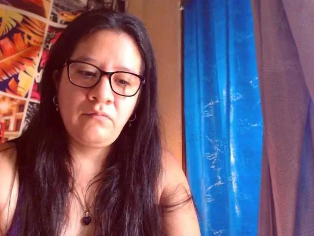 Offline lucyLUxxx on BongaCams