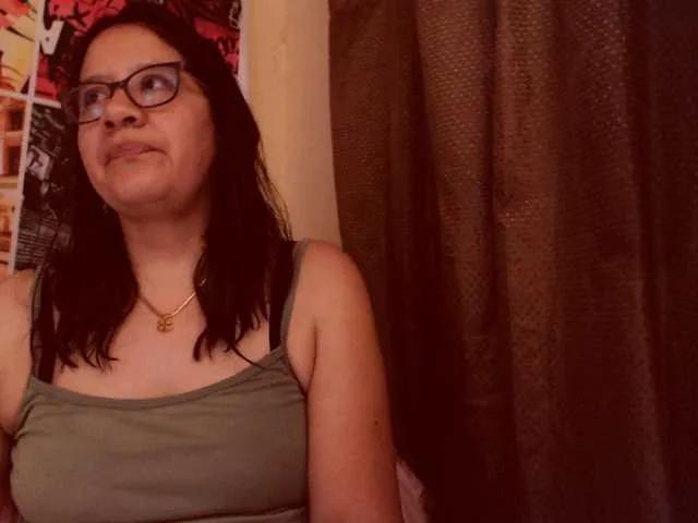 Offline lucyLUxxx on BongaCams