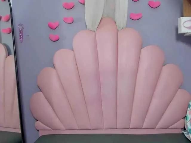 Offline LucyMiller on BongaCams